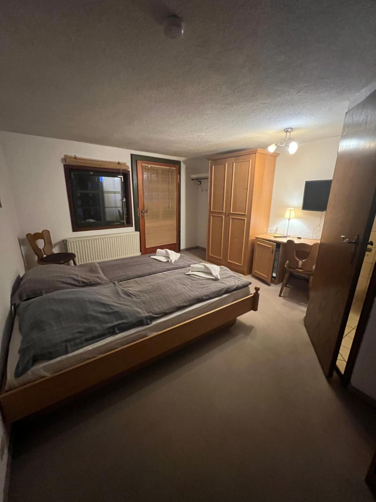 Hotel Erfurter Kreuz Kirchheim  Zewnętrze zdjęcie