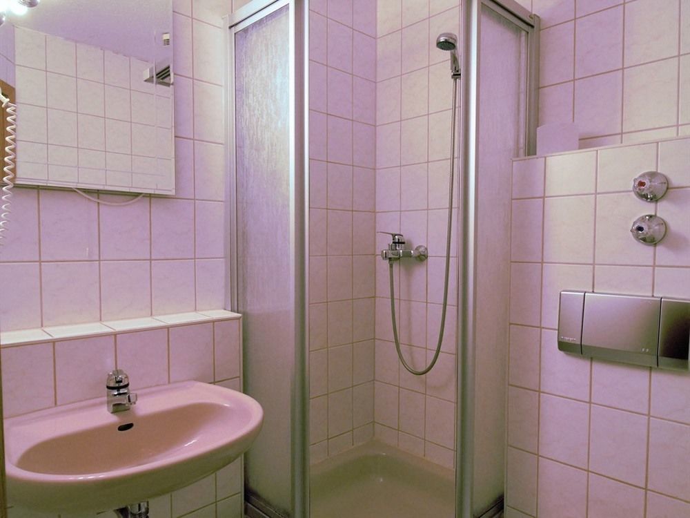 Hotel Erfurter Kreuz Kirchheim  Zewnętrze zdjęcie