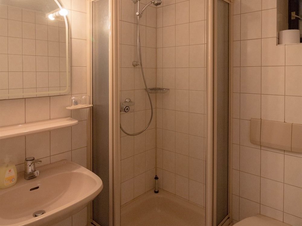 Hotel Erfurter Kreuz Kirchheim  Zewnętrze zdjęcie